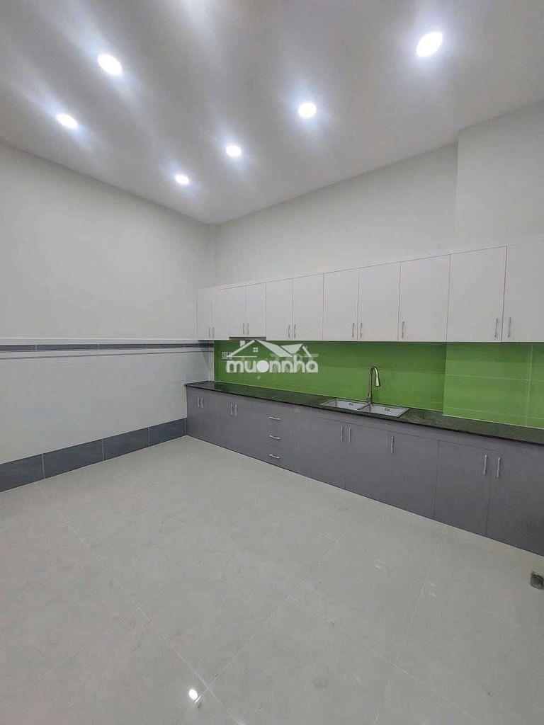 Cho thuê nhà mặt tiền chợ c2 phạm hùng dt.4m×16m } 1 lầu 3 phòng 2 wc - 2