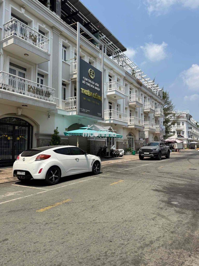 Cho thuê nhà phố đi bộ bạch đằng thủ dầu một bình dương