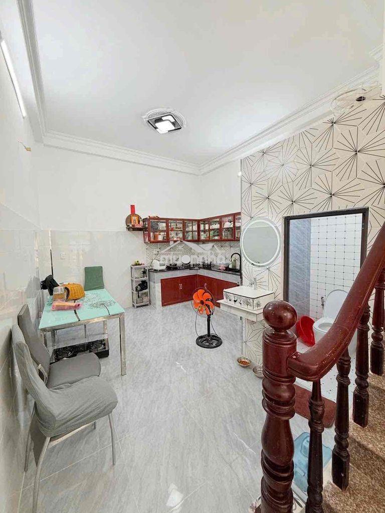 Cần bán nhanh căn nhà 3 lầu tại tân kiên bình chánh - 3