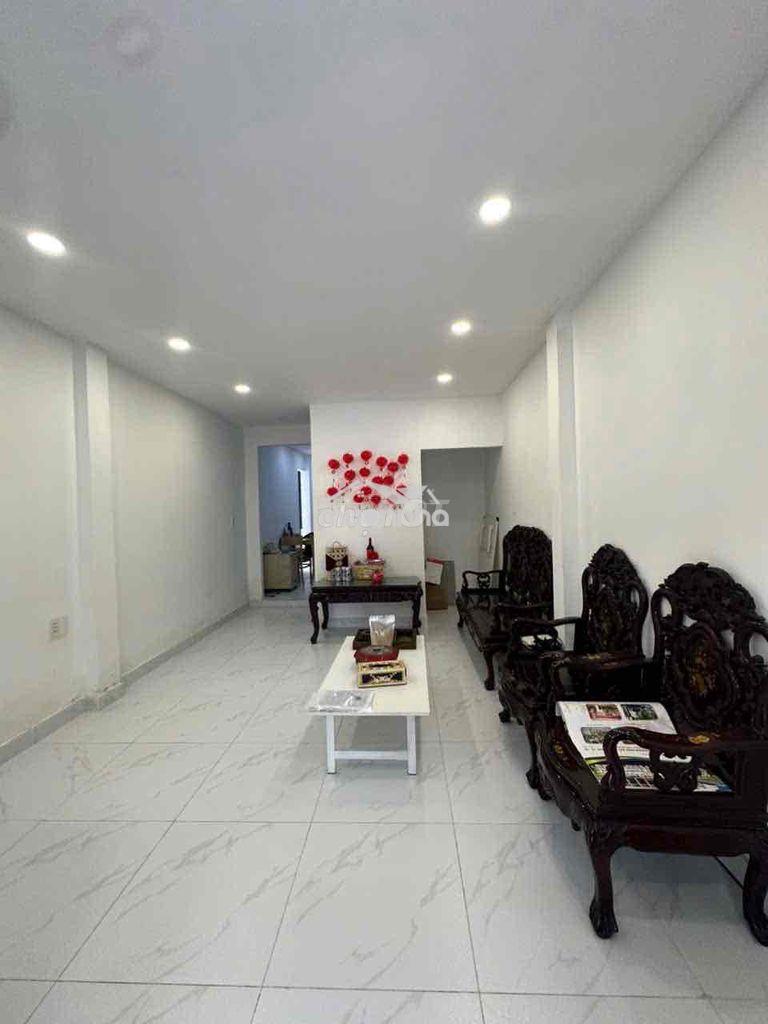 Nhà nở hậu 5m5 có p ngủ dứoi trệt - sổ chuẩn hoàn công đủ - 3