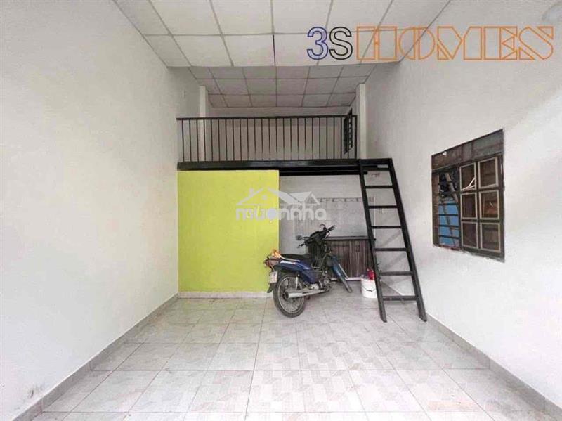 Kiot - hẻm rộng xe đông - có gác lửng