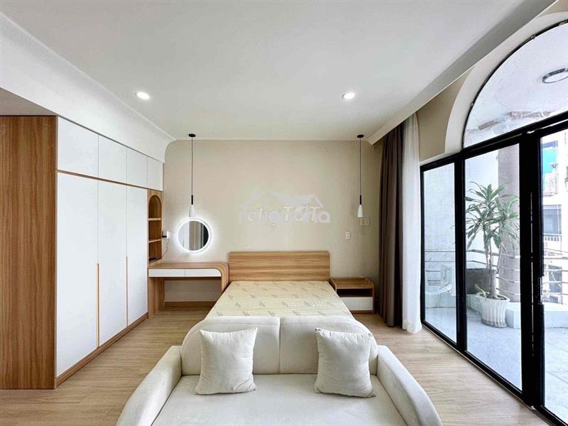 Penthouse mới xây cực rộng ban công view kính có máy giặt kế đầm sen