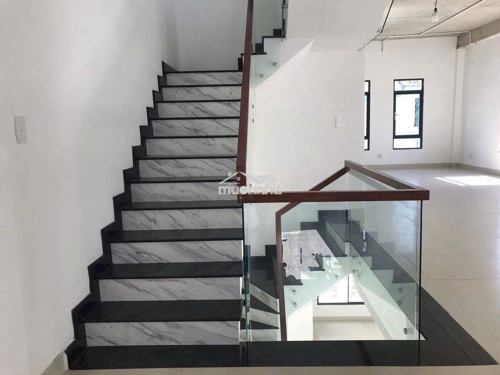 Ngân hàng định giá 25 tỷ giảm mạnh 5 tỷ còn 20 tỷ - 3