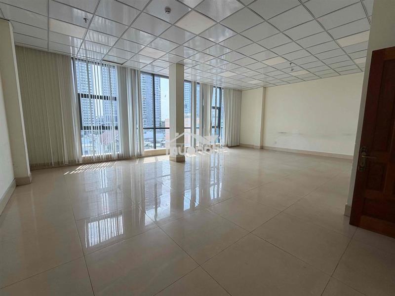 Cho thuê văn phòng toà nhà huna - ngay ngã tư phú thuận - pmh