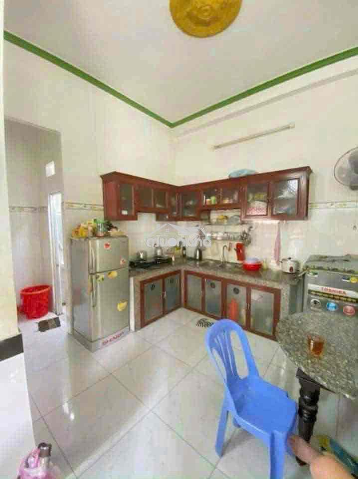 Nhà lầu gần ngã ba ông xã giá 6 triệu - 2