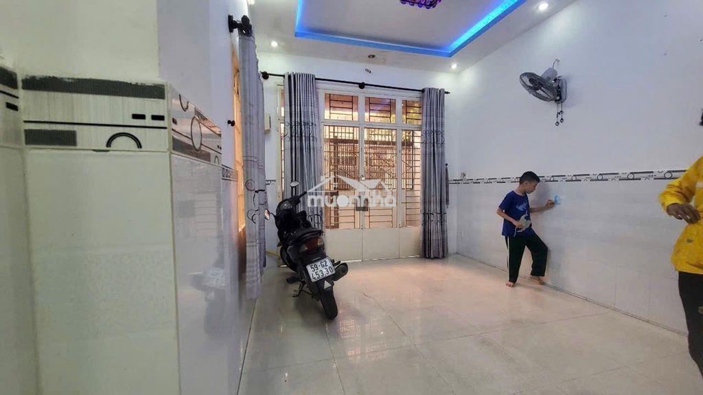 Chủ bán gấp nhà ở lê văn sỹ, dt 30m2, sổ sẵn, giá bán nhanh 5tỷ3 - 4