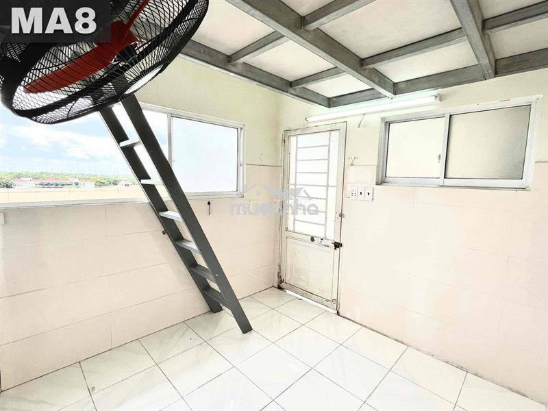 Phòng trọ gác lửng, thoáng mát, có máy lạnh gần khu q7, nhà bè