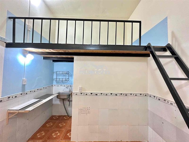 Phòng trọ gác rộng cao giá rẻ gần chợ xóm vắng