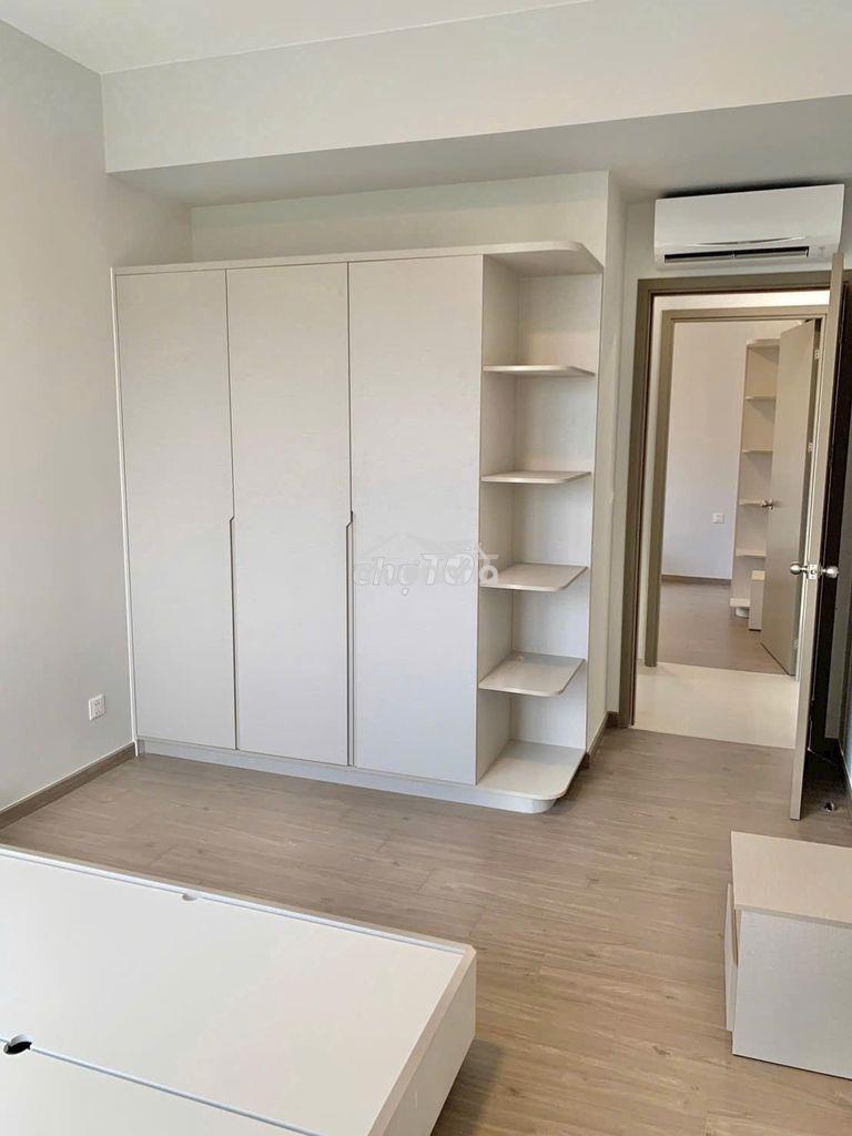 12tr căn 3 phòng ngủ 2 wc và 4 máy lạnh - có ban công rộng - view đẹp - 4
