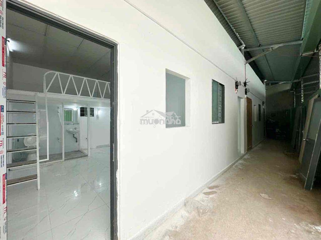 Dãy phòng trệt rộng - mới được hoàn thiện chưa qua sử dụng - 2
