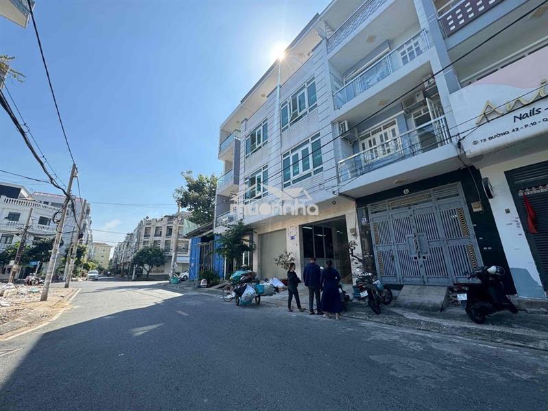 Căn hộ còn mui sơn trần văn kiểu
