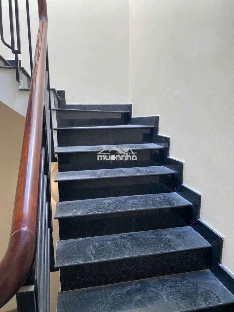 Cho thuê nhà mới đẹp quận 1, trệt lửng 2 lầu sân thượng, 6pn 4vs - 4