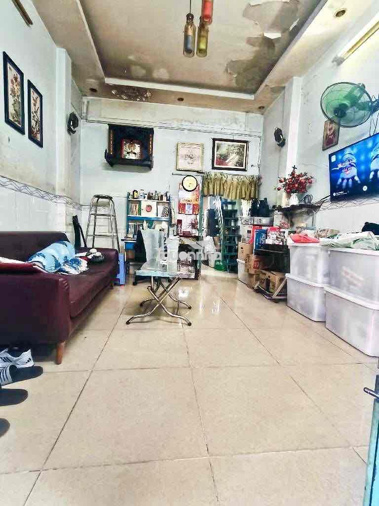 Bán nhà chỉ 10m ra mt xe hơi đ.đoàn văn bơ ra tôn đản, xóm chiếu. - 3