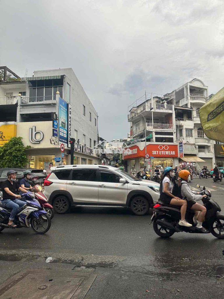 Chỉ 5,2 tỷ ac sở hửu nhà hxh đổ cửa lô lốc thông thoáng ngay lê văn sy