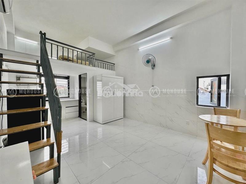 Trống duplex có gác  nội thất như hình có cửa sổ  ngay dương thị mười