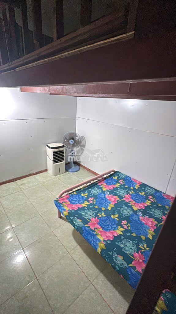 Phòng máy lạnh có gác bình thạnh giờ tự do