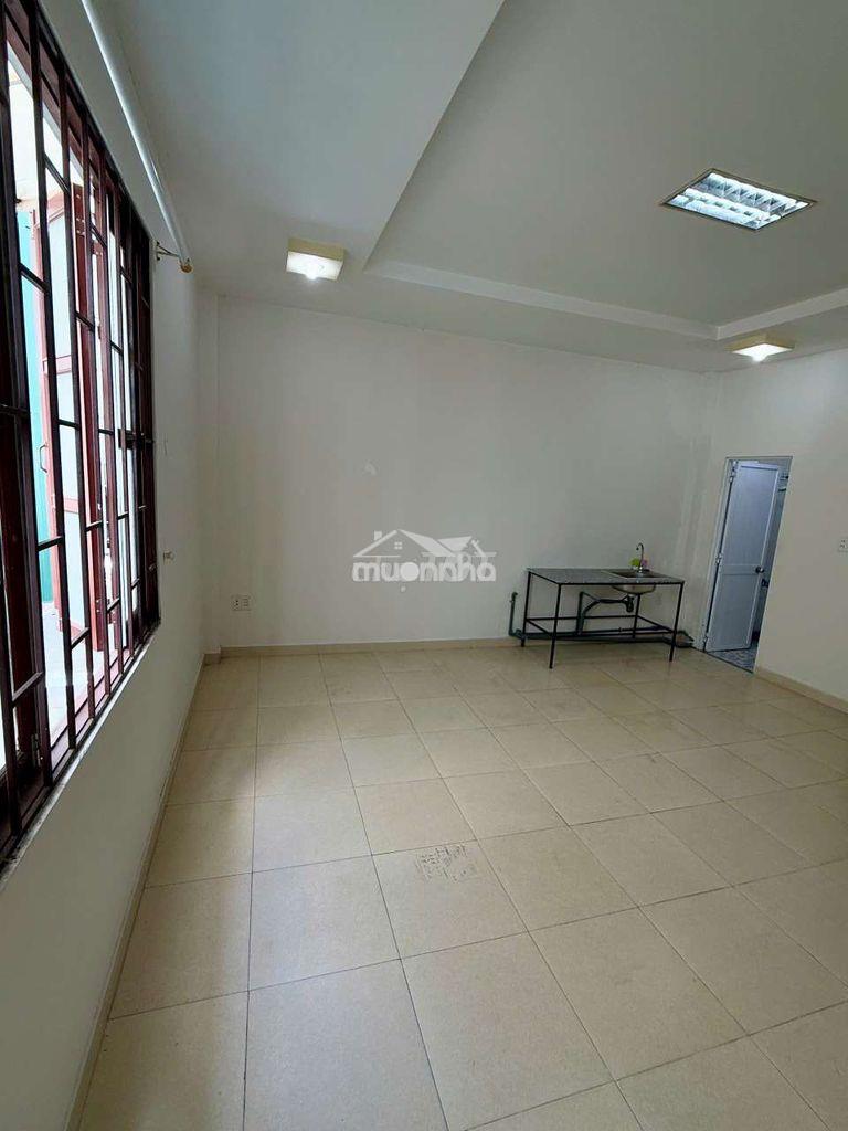Cho thuê phòng rộng 35m2 gần ql50 bxq8 . - 3