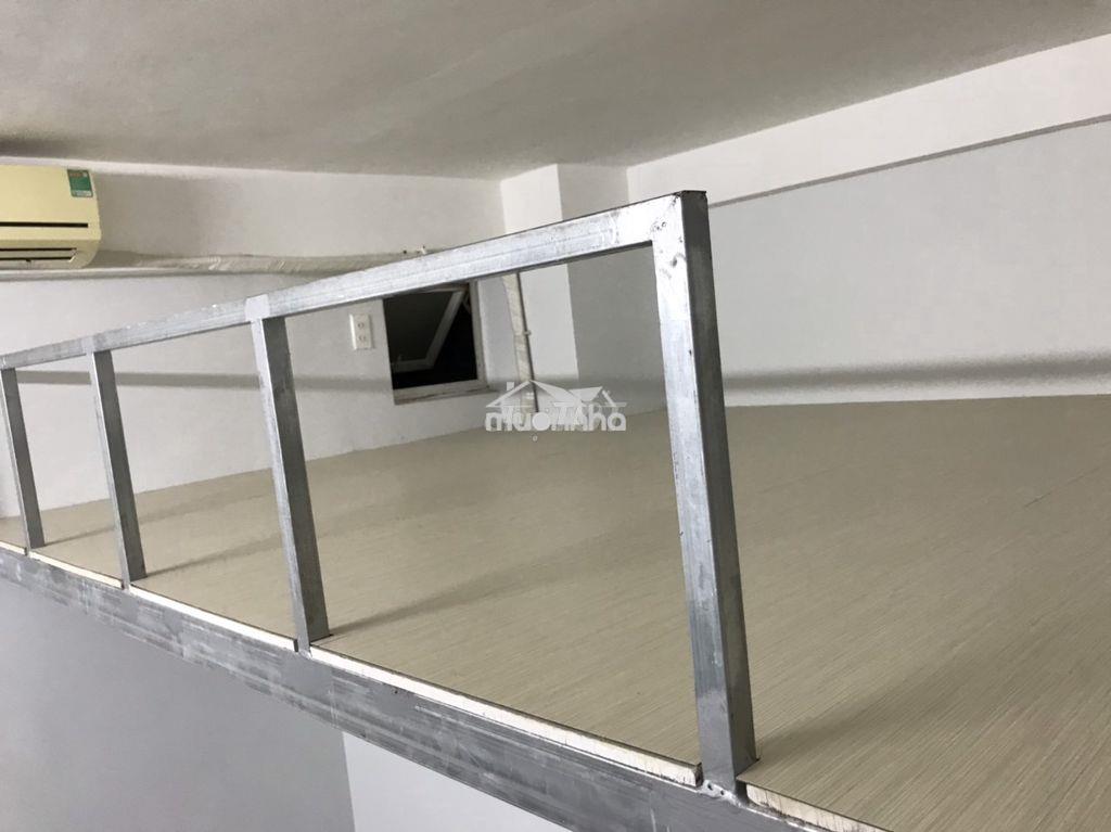Phòng máy lạnh & quạt giá 4t (17m2)+sàn gác (8m2) có cửa sổ & wc riêng - 2