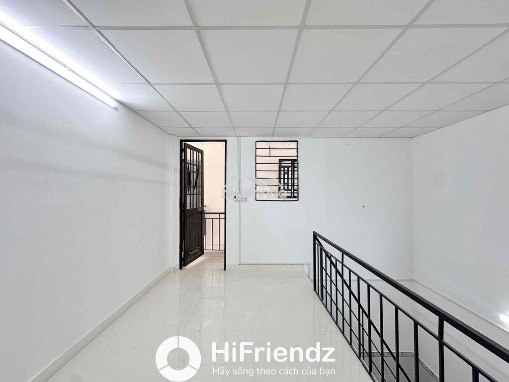 Khai trương 1 trêt 1 lầu -  free xe - ban công -gần ngã tư bốn xã - 4