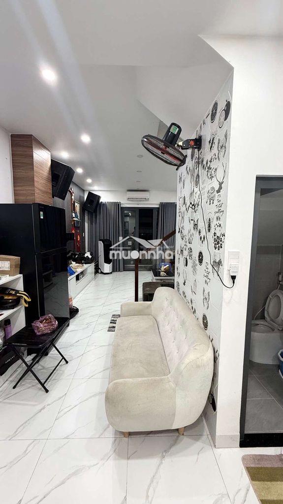 Bán nhà tktq, 4.1m x 11m, sát mặt tiền, chỉ hơn 5 tỷ xíu thương lượng