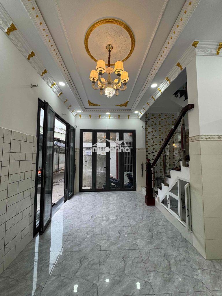 Bán nhà 2 mặt tiền, giáp quận 6, 40m2, 3 tầng, 4 pn, 4 tỷ nhỉnh