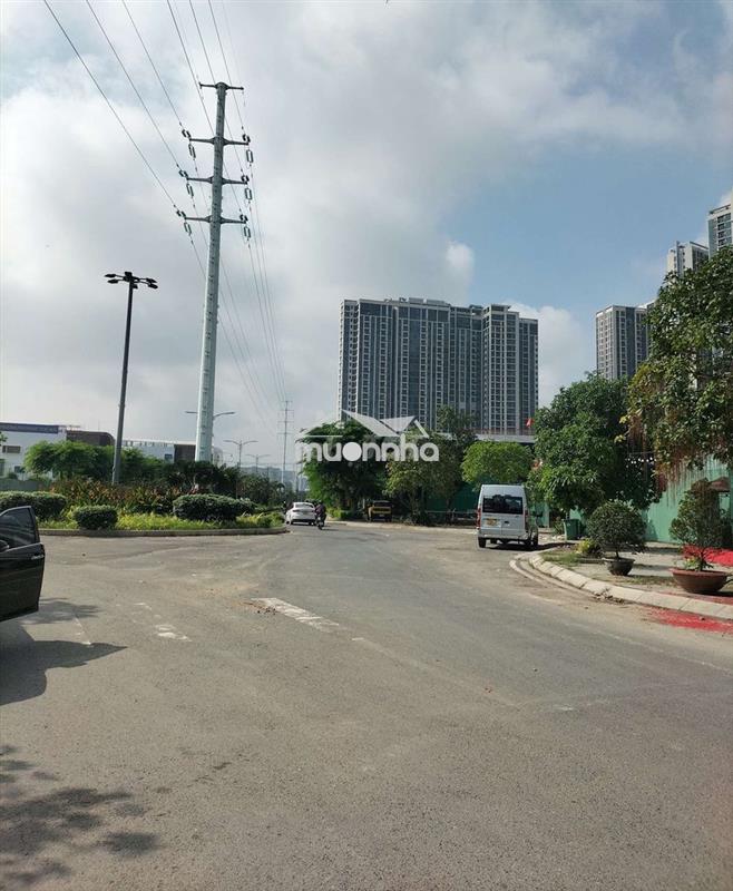 Hơn 5🧄 nhà 2 tầng hẻm thông kdc eco green, kcx tân thuận vào ở ngay