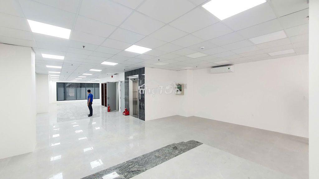 Cho thuê toà nhà 2700m2 mặt tiền phường đa kao quận 1 - 3