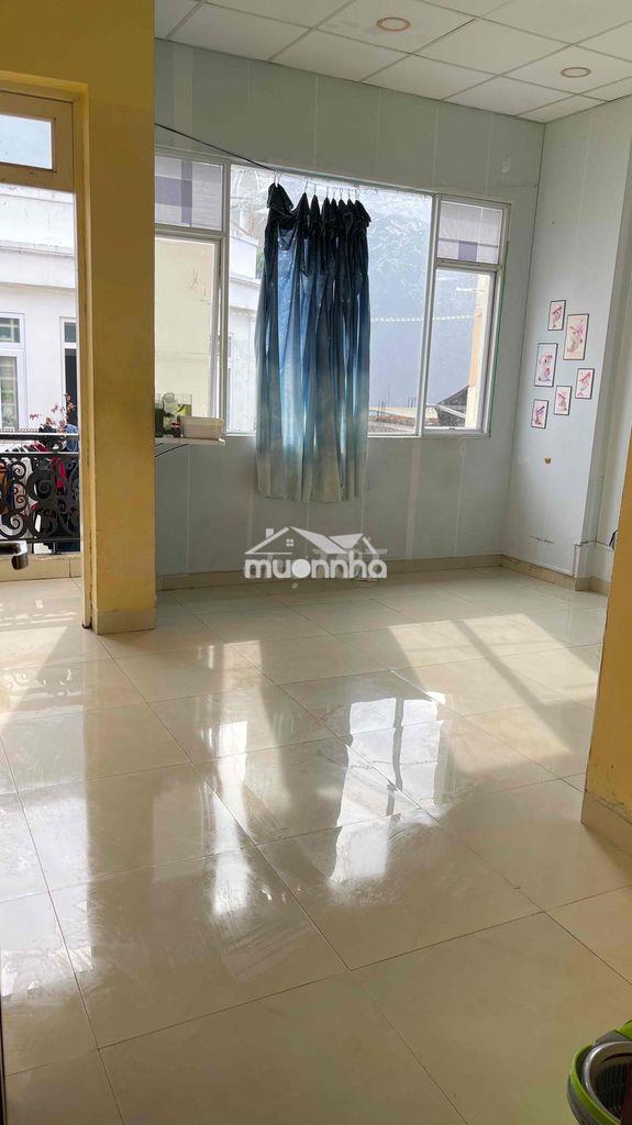 Cho thuê phòng ở lầu 2 sạch sẽ