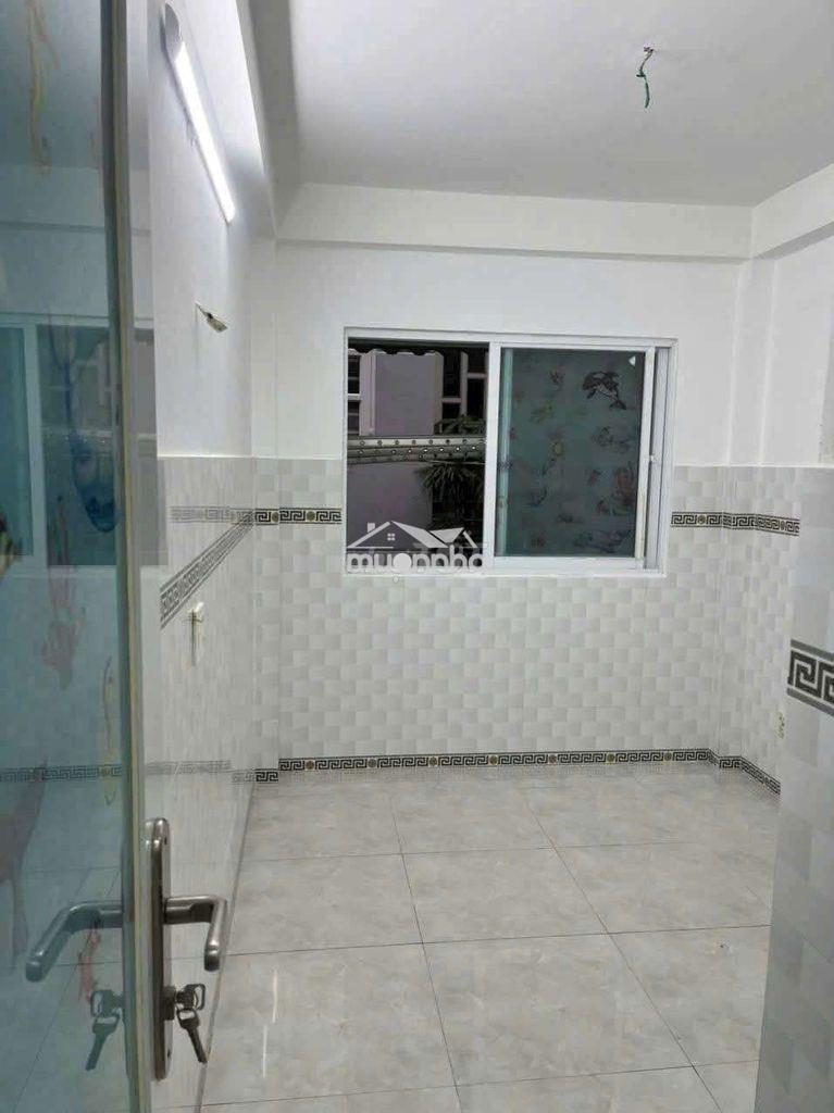 🏠🏠 Cho thuê nhà hẻm hồ thị kỷ gần hùng vương, q10
- 3