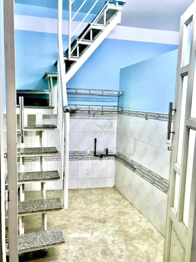 Nhà nhỏ nguyên căn trong dãy nhà liền kề 1 trệt 1 lầu phan văn trị