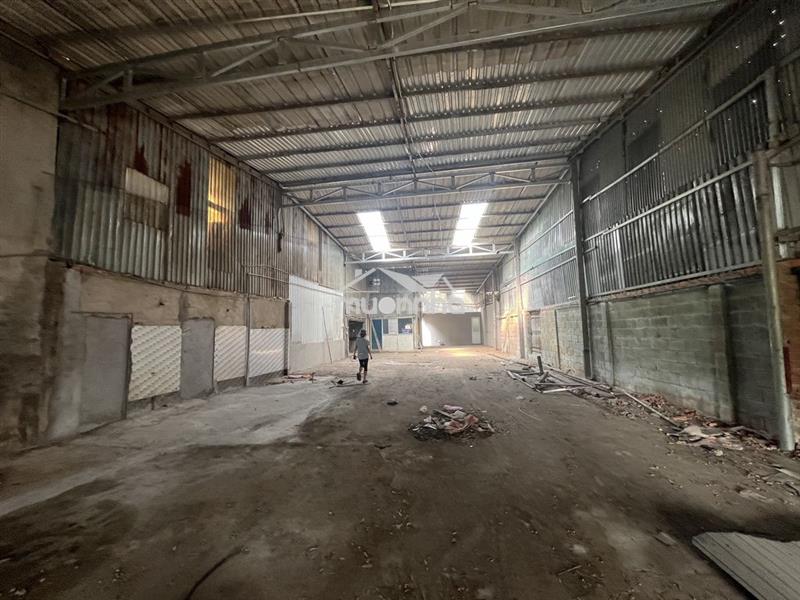 Cho thiê xưởng 300m2 phường bình an dĩ an đường 10t