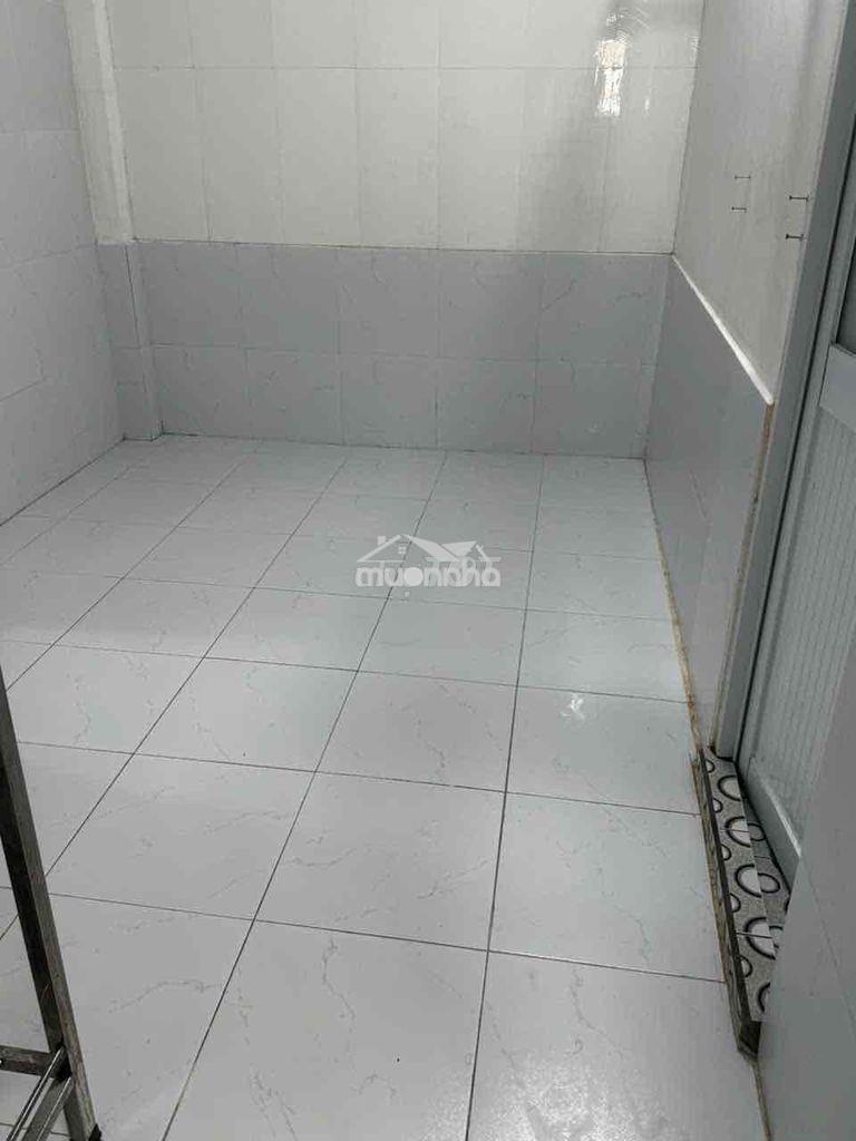 Phòng trọ sạch đẹp không có gác cách kcx tân thuận 500m - 2