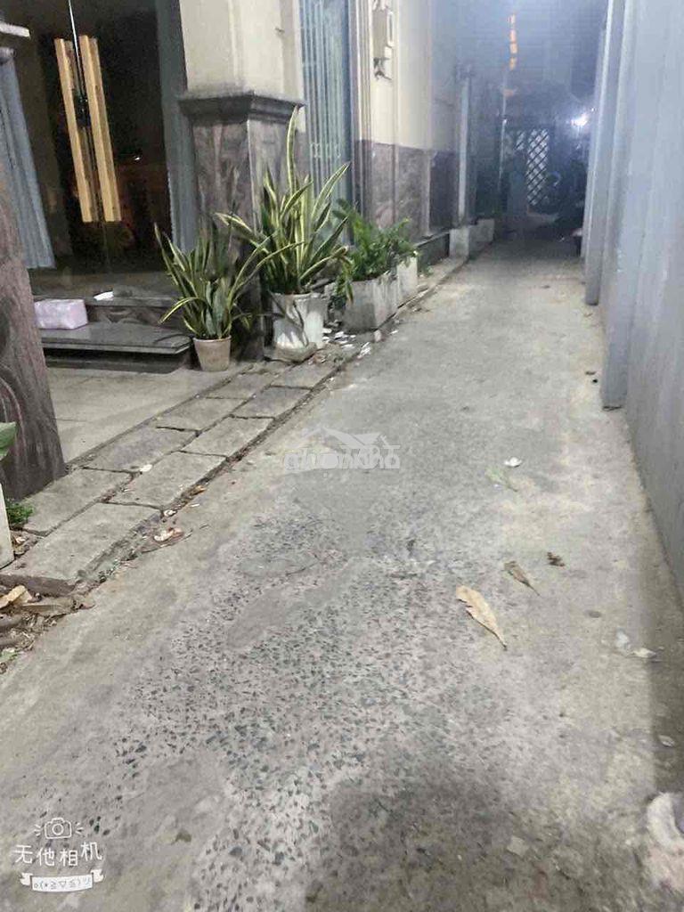 Cách hẻm xe hơi – giá nhỉn 5 tỷ – gần phan xích long, sân bay – 3 tầng