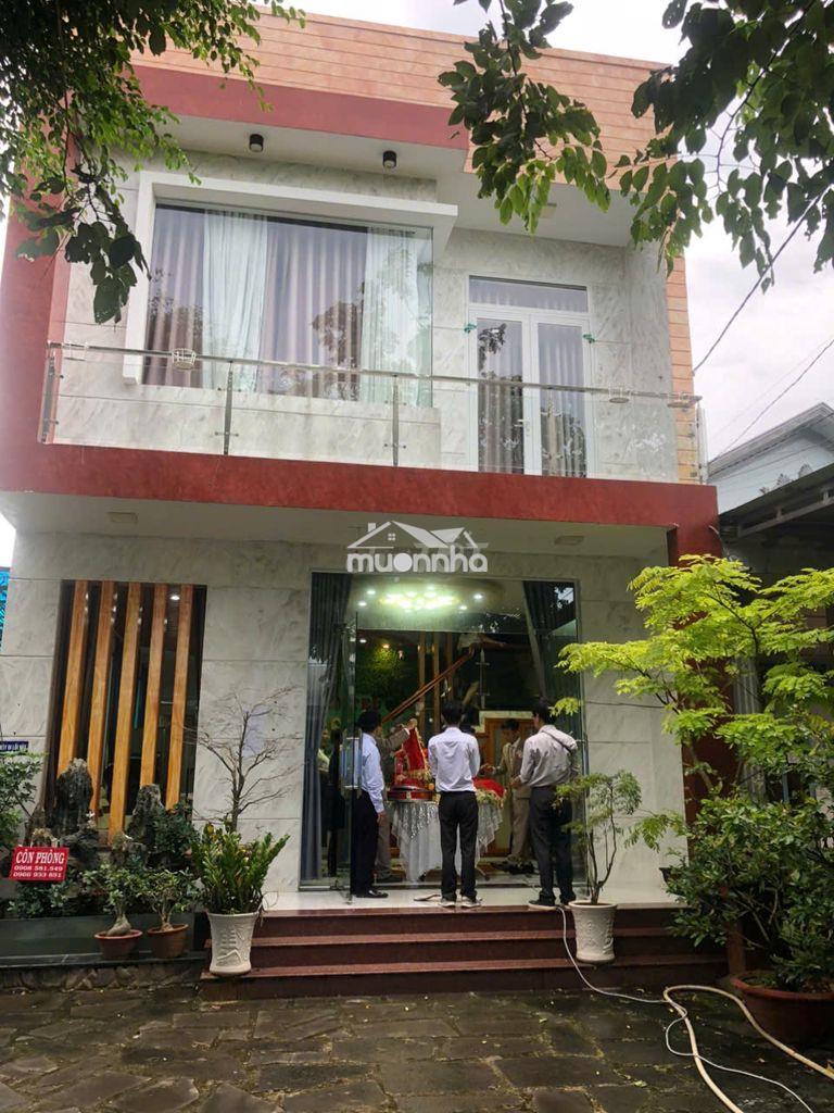 BÁN NHÀ ĐẤT, 2 MẶT TIỀN ĐƯỜNG BÊTÔNG ĐANG KINH DOANH NHÀ NGHỈ 60TR/TH