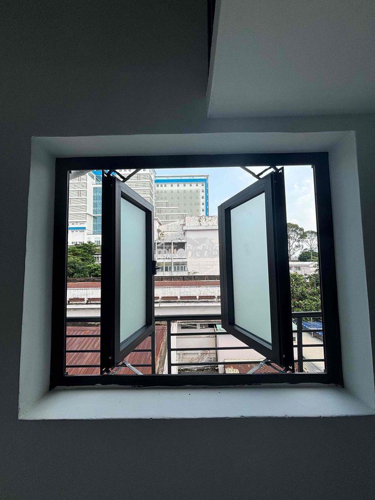 Phòng mới ban công riêng siêu rộng cửa vân tay - 4