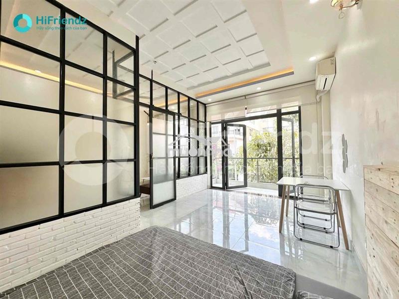 Cho thuê căn hộ ban công rộng 40m2 ngay liên phường, the global city