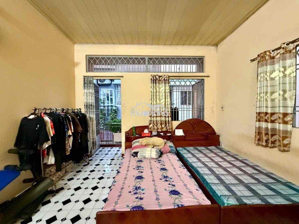 Hẻm yên tĩnh-nhà sân vườn ngay q.1. trệt, 1 lầu, 4.2 x 12. - 3