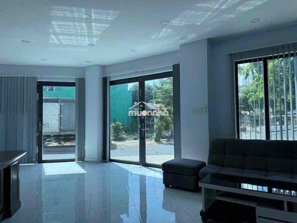 Cho thuê nhà nguyên căn đường nhựa phạm hữu lầu quận 7 - 3