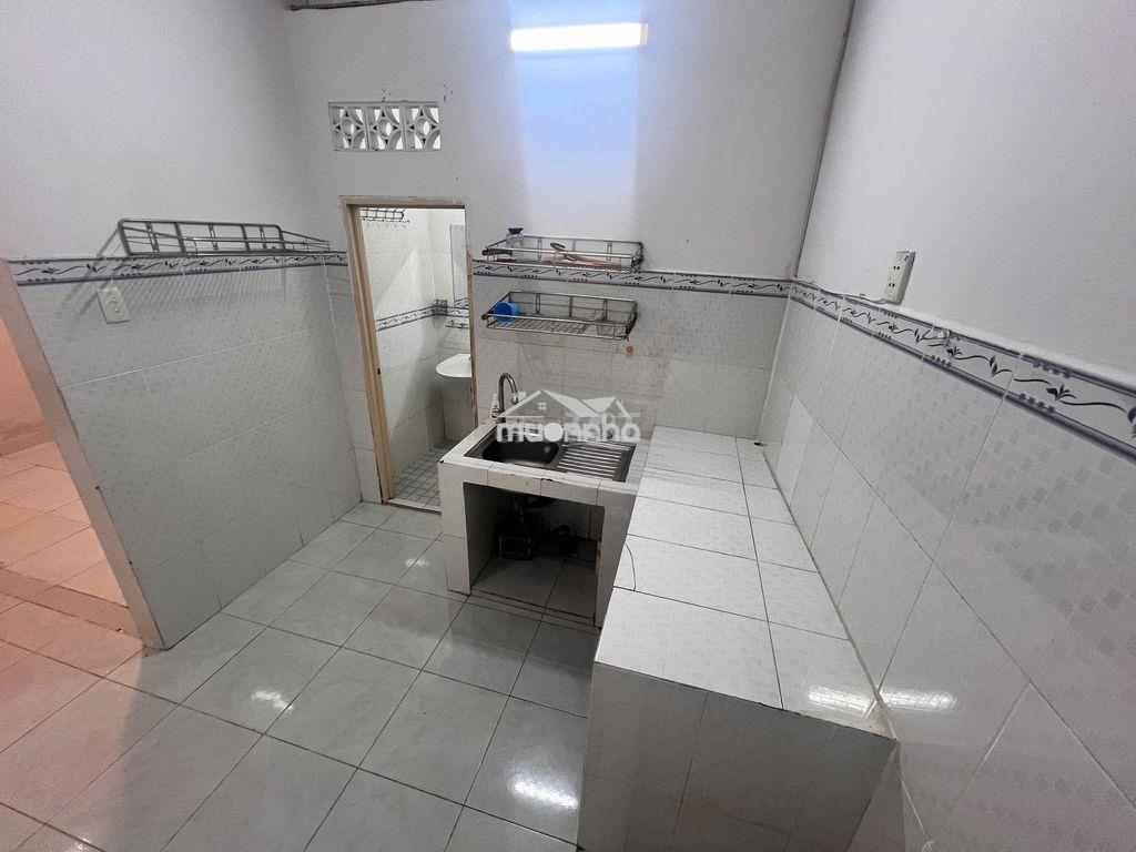 Phòng trọ máy lạnh đường tôn thất thuyết, q4 - 3