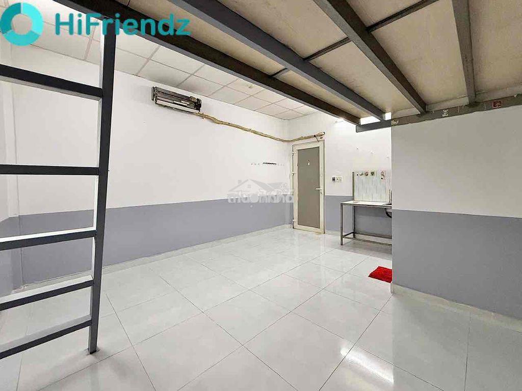 Phòng có gác cao 2m  siêu rộng ngay ngã tư bốn xã - 3