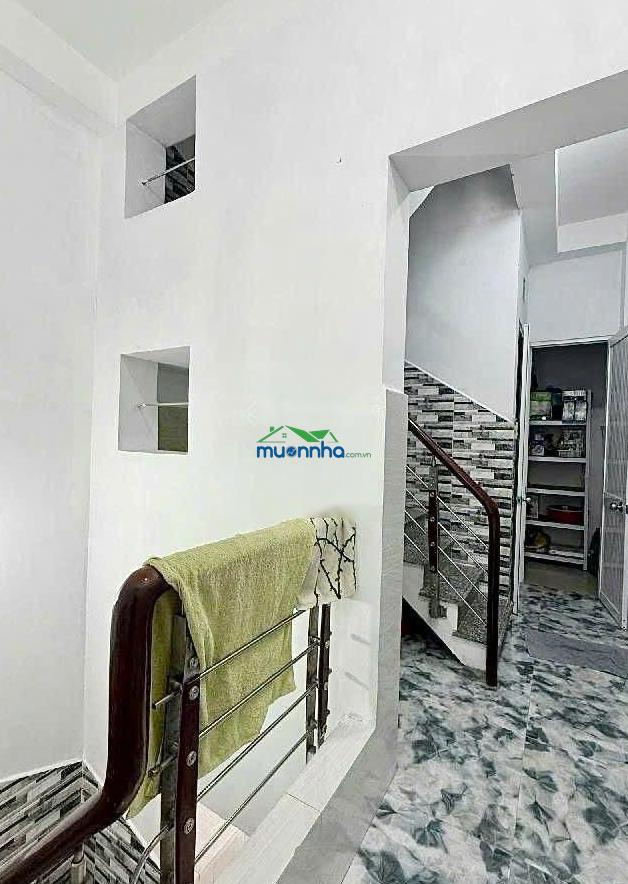 (5,69 tỷ tl) nhà 1 sẹc nguyễn trãi, 4 tầng, gần đường lớn.