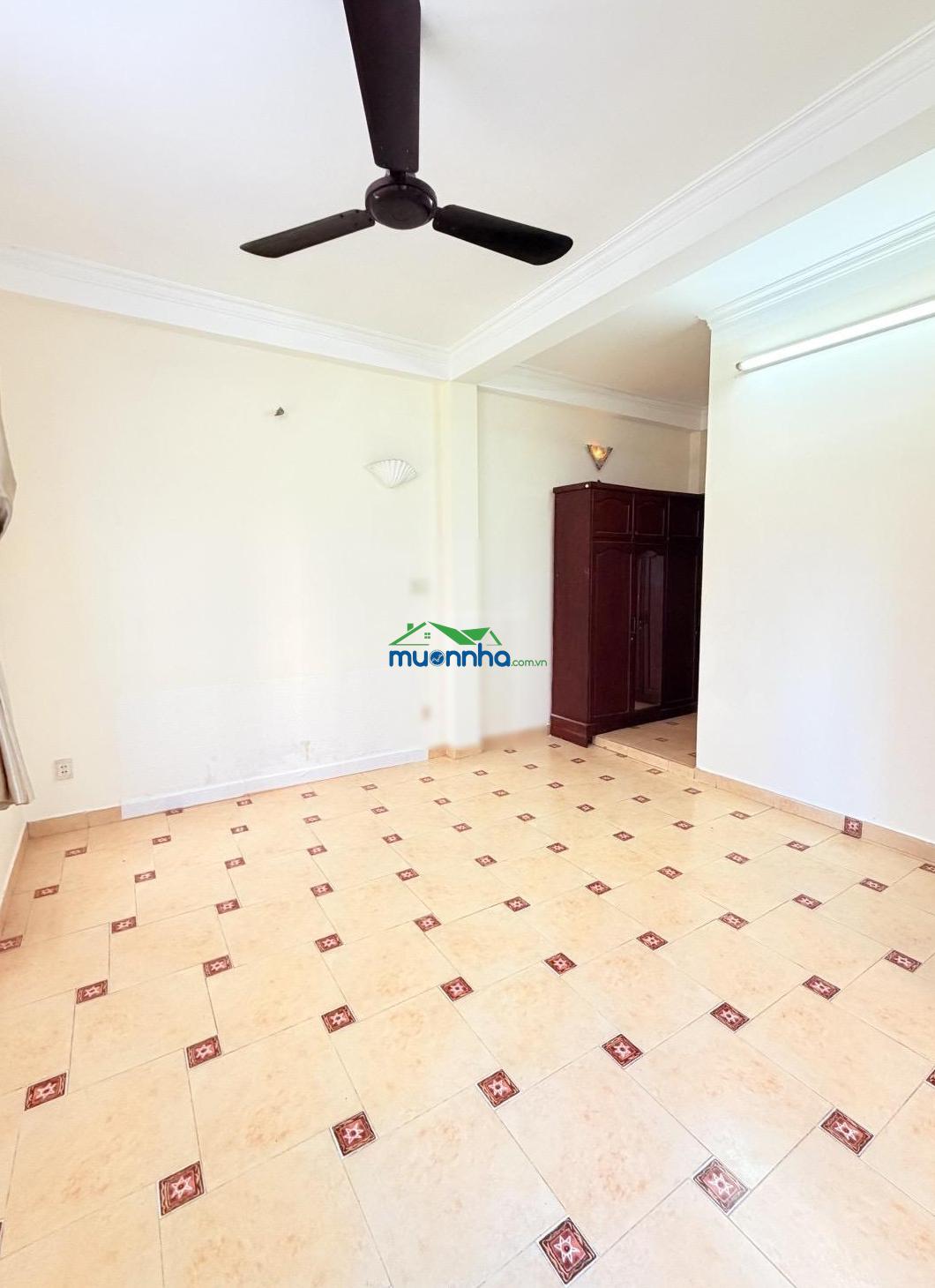 Chủ giảm sốc 1.5 tỷ, giá chào mới 8.8 tỷ còn tl. bán đất tặng luôn căn nhà 3 tầng cạnh mặt tiền hx - 2