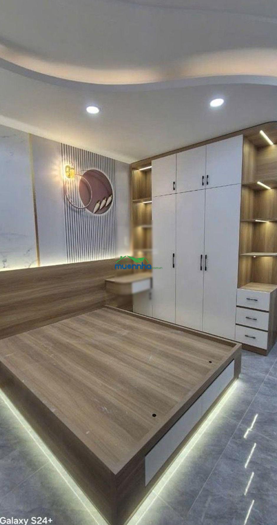 Bán nhà đường lạc long quân,sát đầm sen, cách 1 căn ra mặt tiền (4x14m x 4 tầng) giá nhỉnh 6tỷ tl - 4