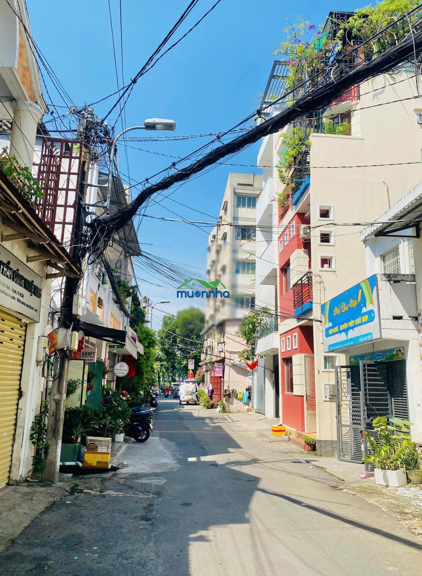Cần bán nhà 2 tầng 4m*11m xây mới 5 tầng giáp quận 1, đinh tiên hoàng p.1 bình thạnh 8,5 tỷ còn bớt