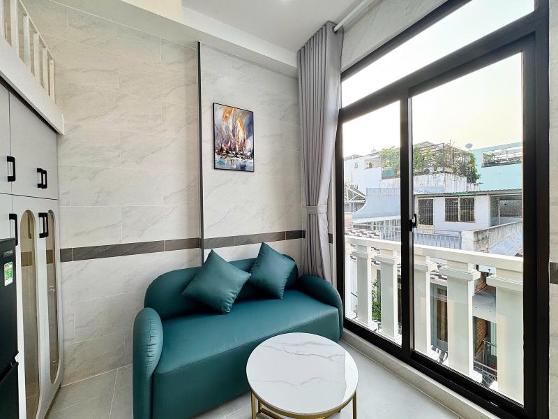 Khai trương gác bancony gần đh hồng bàng , uef , hàng xanh quận bình thạnh - 3