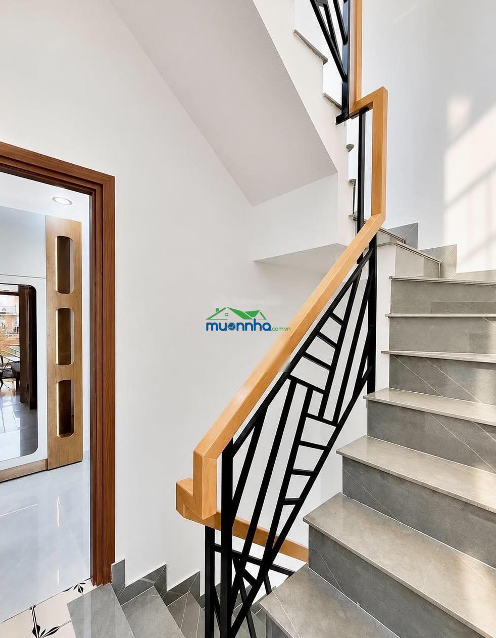 Hẻm xe hơi - ngang 4m chuẩn - nhà mới đầy đủ nội thất chỉ nhỉnh 5 đồng