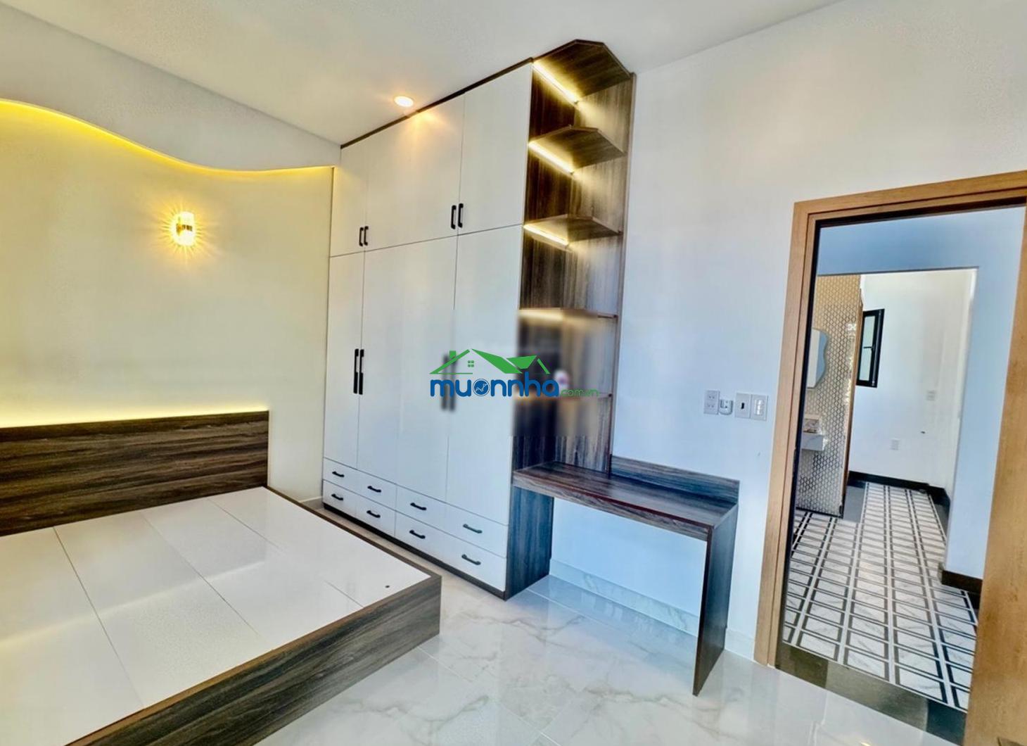 Chính chủ cần bán gấp -chiều sâu 11m-3 tầng -4pn,3wc-hẻm xe tải 7m-sổ đẹp nở hậu-giá 4.5(tl) - 4