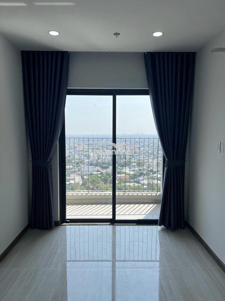 Căn 2pn 2wc 51m2 hướng đông nam view hồ bơi bcons sala. giá 1,8 tỷ