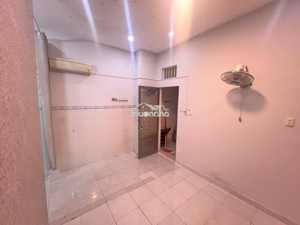 Phòng trọ máy lạnh đường tôn thất thuyết, q4 - 4