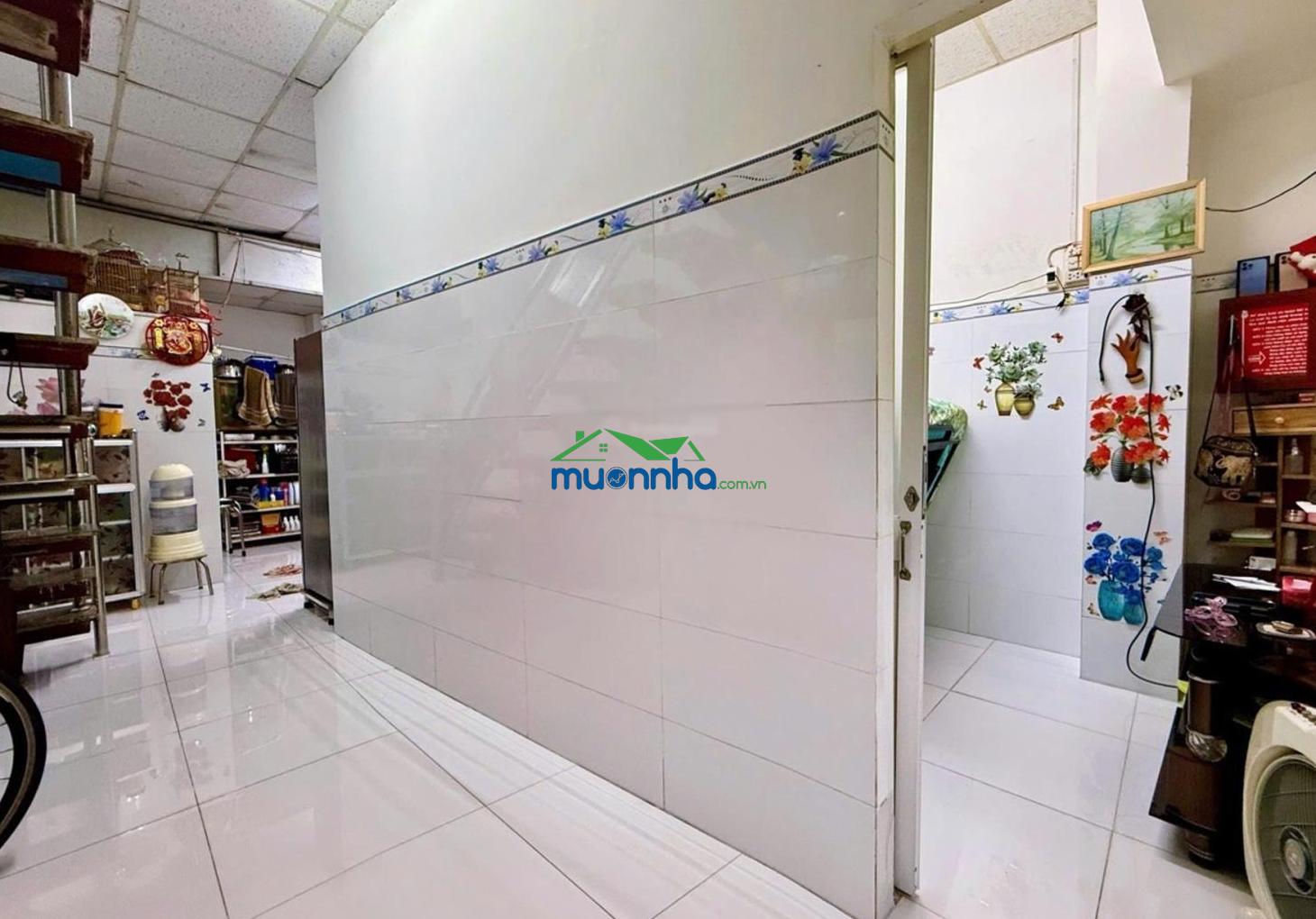 Nhà 2 tầng nở hậu hơn 4m - ngay bà hom- 57m2 - nhà mới đẹp - 3 phòng ngủ - sổ đẹp pháp lý chuẩn hoà - 3